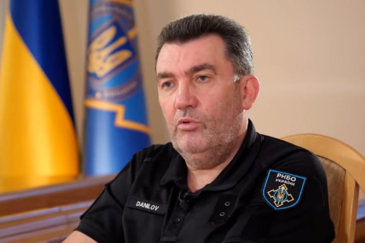 Данилов о жителях Донбасса: "Это им нужно будет с нами найти общий язык, а не нам с ними" Данилов о жителях Донбасса: "Это им нужно будет с нами найти общий язык, а не нам с ними"