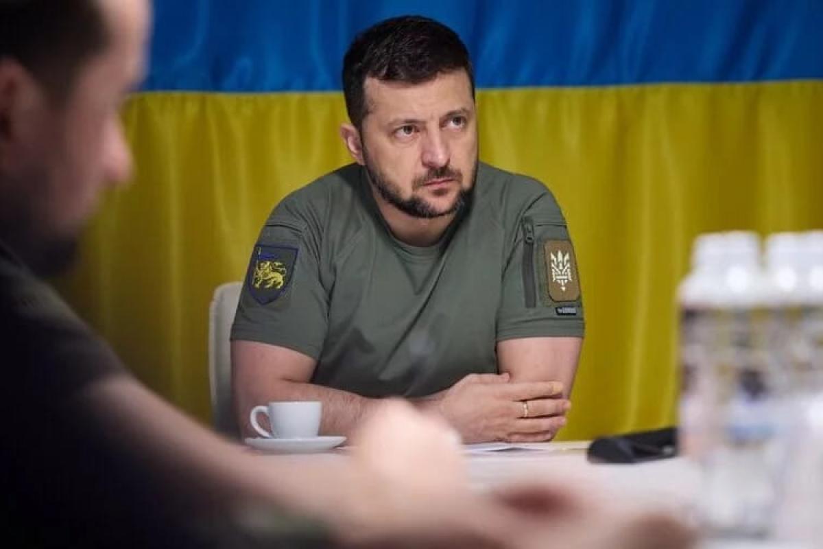 Ухвалили рішення щодо подальшої деокупації: Зеленський зібрав Ставку Верховного Головнокомандувача Ухвалили рішення щодо подальшої деокупації: Зеленський зібрав Ставку Верховного Головнокомандувача