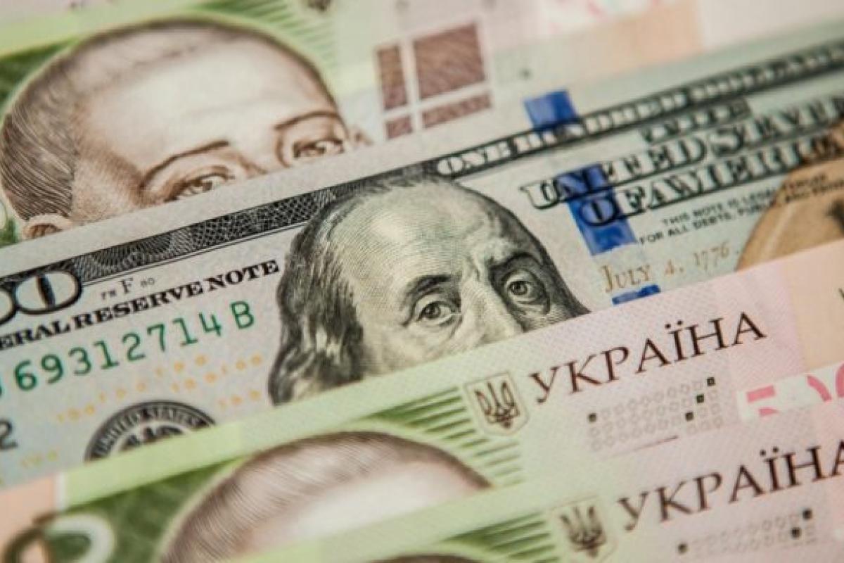 Курс доллара достигнет 50 гривен: что прогнозируют украинцам на 2023 год
