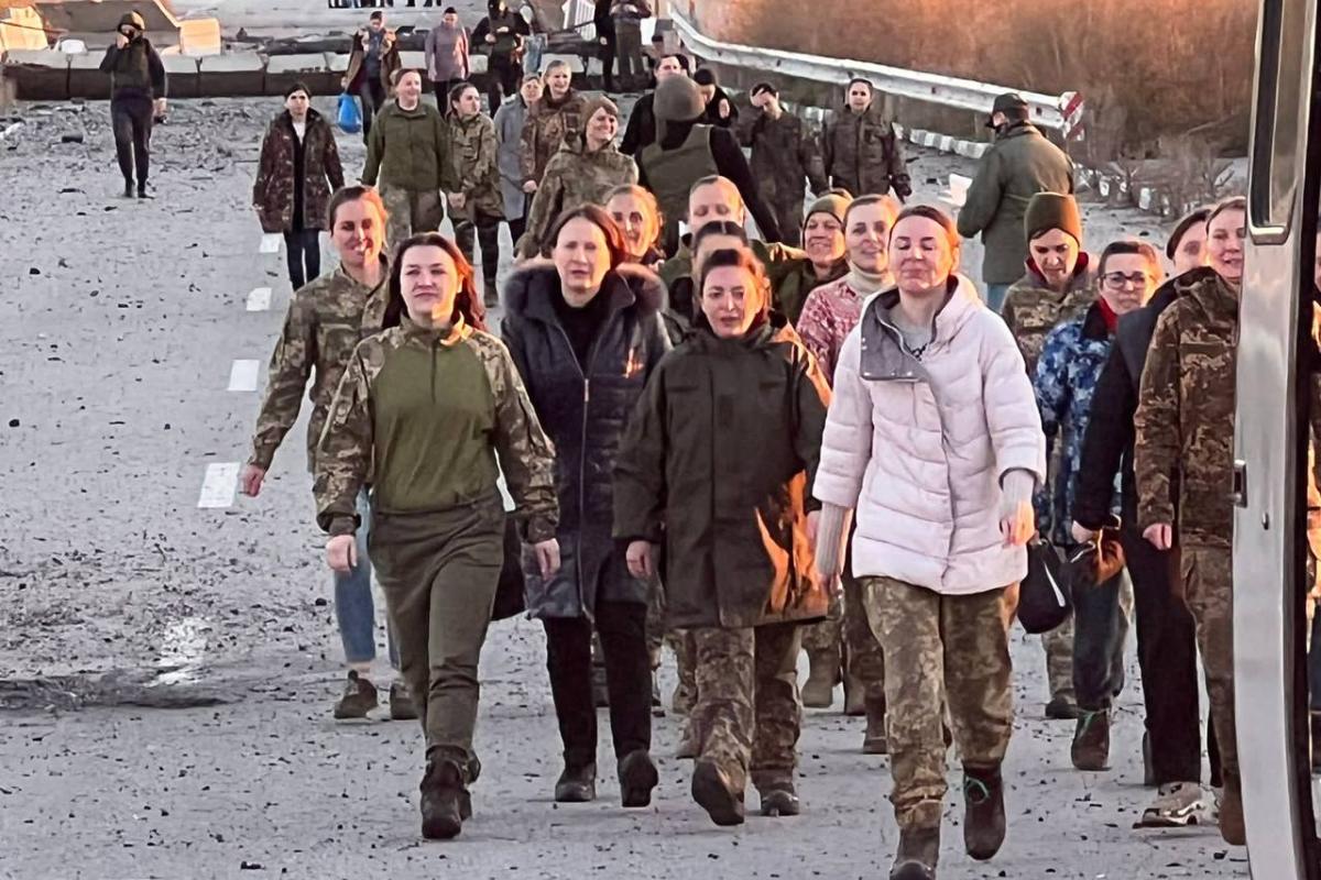 З ворожого полону звільнили більше сотні українських жінок