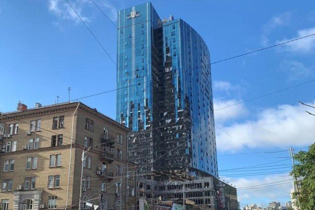 Від російського ракетного обстрілу постраждало консульство Німеччини у Києві Від російського ракетного обстрілу постраждало консульство Німеччини у Києві