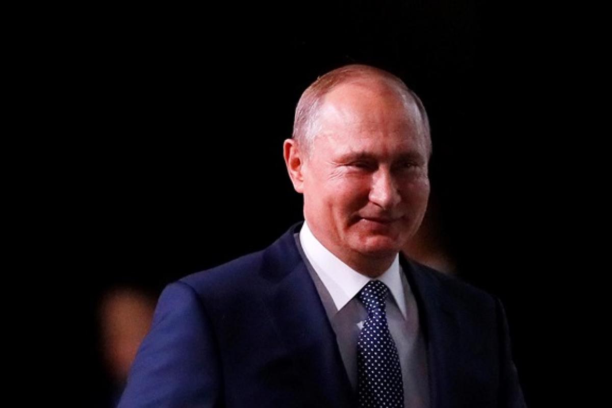 "Скоро концерт Кобзона?": У Путина заметили те же признаки, что и у Елизаветы II перед смертью