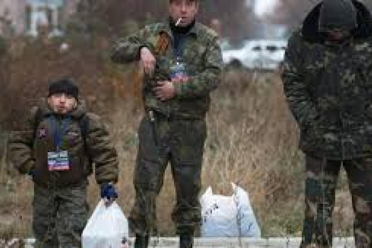 На заводі у Кремінній утримують "чмобіків", які масово відмовляються воювати, - InformNapalm На заводі у Кремінній утримують "чмобіків", які масово відмовляються воювати, - InformNapalm