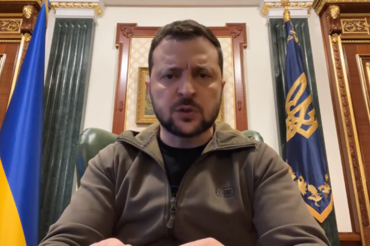 Зеленский отреагировал на "телефонную карусель" Шойгу по поводу "грязной бомбы" Зеленский отреагировал на "телефонную карусель" Шойгу по поводу "грязной бомбы"