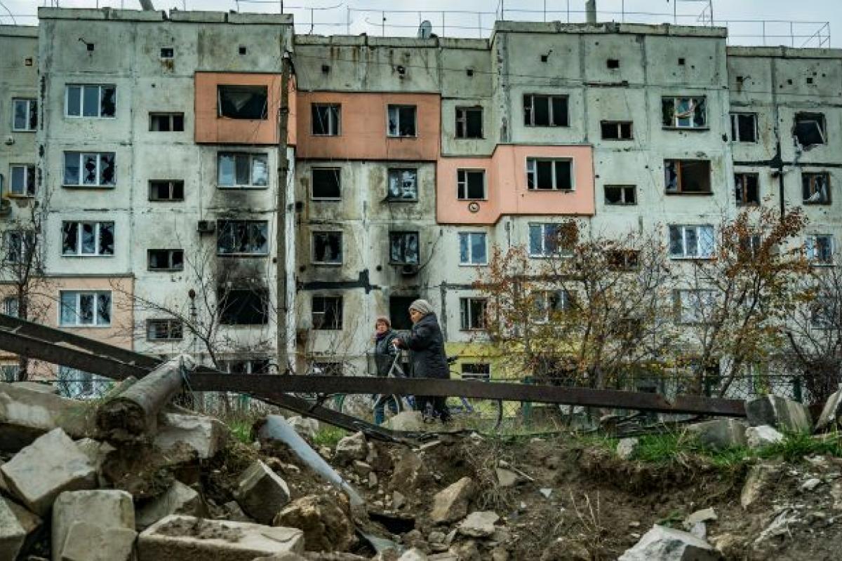 Окупанти знов обстріляли Херсон - влучили в квартиру