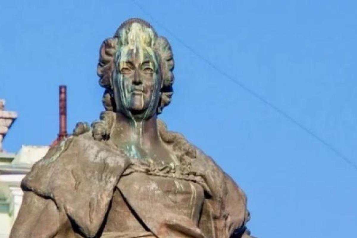 Одесситы поддержали снос памятника Екатерине II, Труханов тоже "за" Одесситы поддержали снос памятника Екатерине II, Труханов тоже "за"