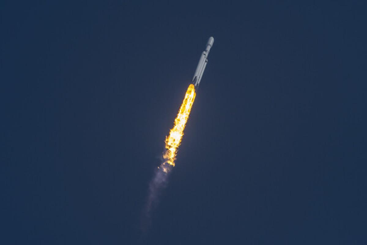 SpaceX запустила надважку ракету Falcon Heavy з секретними супутниками США SpaceX запустила надважку ракету Falcon Heavy з секретними супутниками США