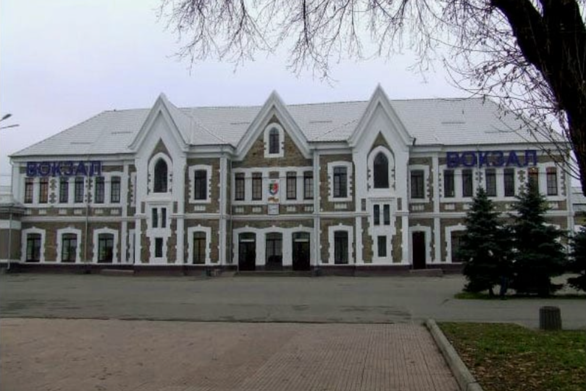 В Кривом Роге после вражеского обстрела полностью остановлена работа железной дороги В Кривом Роге после вражеского обстрела полностью остановлена работа железной дороги