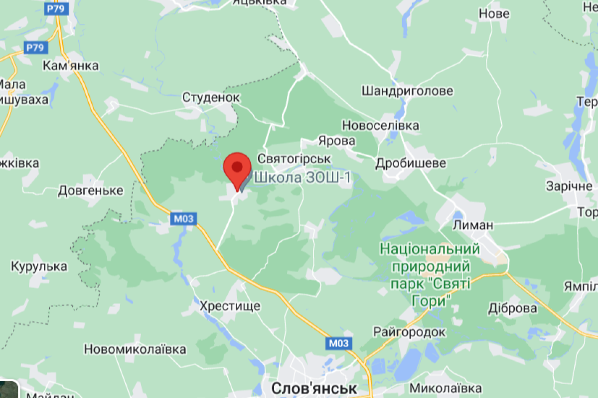 Чтобы поесть, люди пересекают реку по пояс в воде: видео с Донетчины Чтобы поесть, люди пересекают реку по пояс в воде: видео с Донетчины