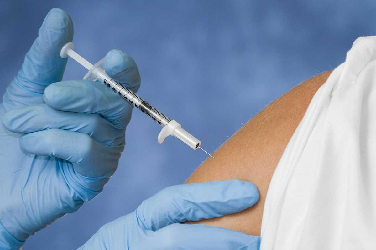 Новые исследования вакцины Pfizer обнаружили риски для пожилых людей Новые исследования вакцины Pfizer обнаружили риски для пожилых людей