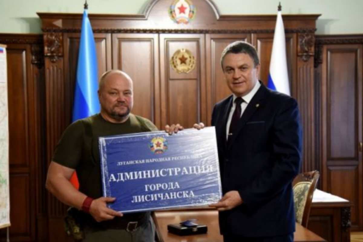 Під "мером" окупованого Лисичанська захитався стілець "влади" - ЛОВА Під "мером" окупованого Лисичанська захитався стілець "влади" - ЛОВА