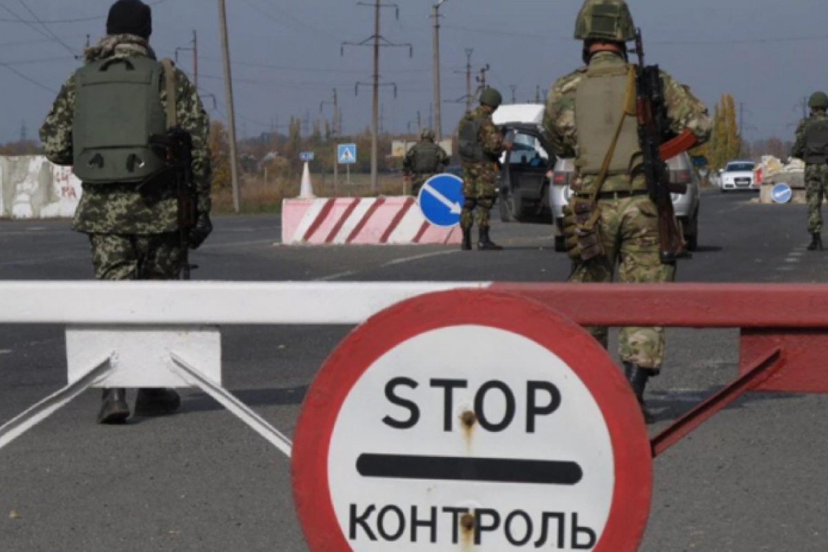 Перевірки посилилися: У Рубіжному огляди при в'їзді до міста стали жорсткішими Перевірки посилилися: У Рубіжному огляди при в'їзді до міста стали жорсткішими
