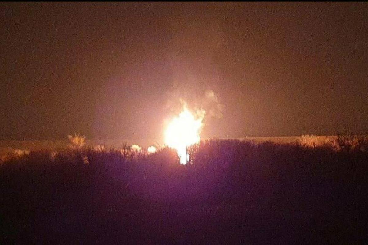 У Лутугиному вибухнув магістральний газопровід: тисячі людей залишилися без газу - відео У Лутугиному вибухнув магістральний газопровід: тисячі людей залишилися без газу - відео