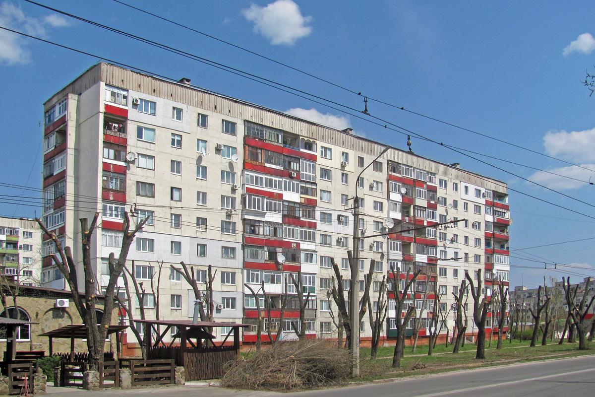 "Люди чужі живуть": Сєвєродончани масово не можуть потрапити у власні квартири "Люди чужі живуть": Сєвєродончани масово не можуть потрапити у власні квартири