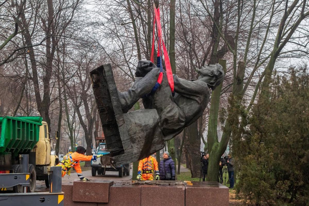 "Лишнехромосомные пишут письма про обмен памятников на дрова": Мэр Днепра рассказал о странном письме из России
