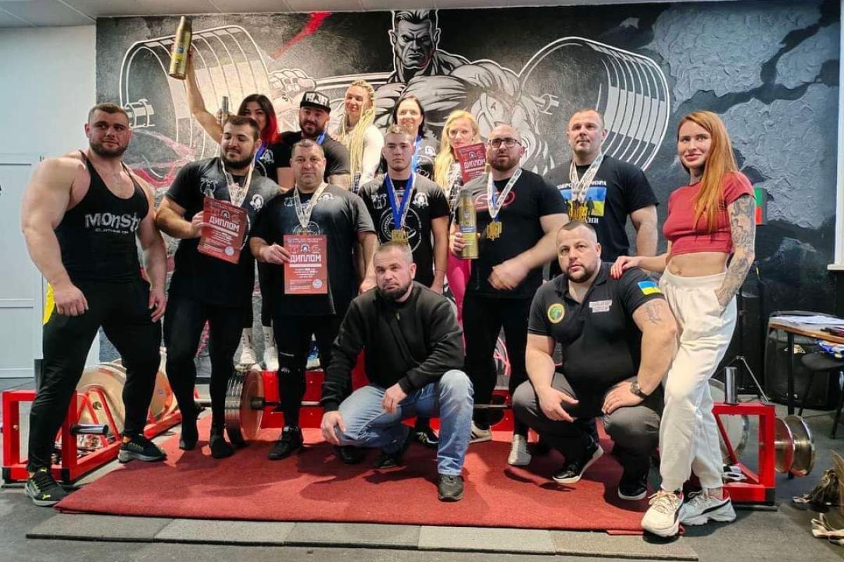 Луганські спортсмени посіли призові місця на чемпіонаті України з богатирського багатоборства Луганські спортсмени посіли призові місця на чемпіонаті України з богатирського багатоборства