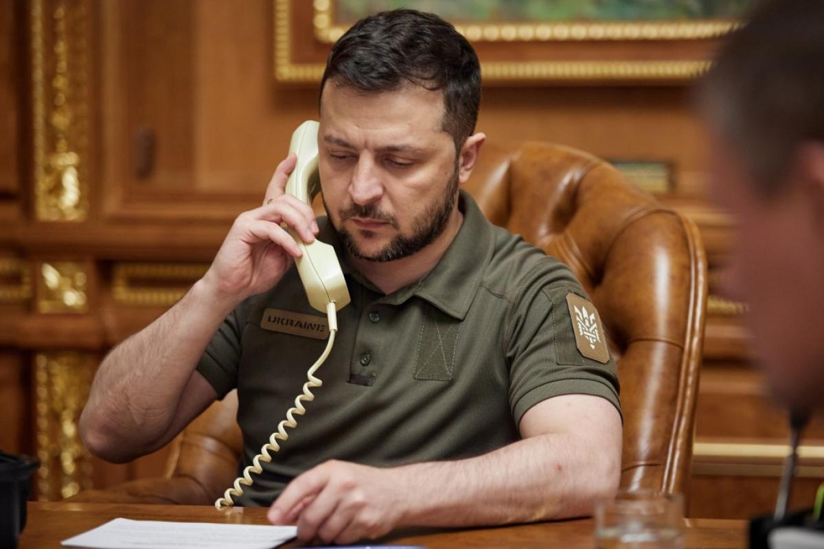Зеленський провів телефонну розмову з Китаєм Зеленський провів телефонну розмову з Китаєм