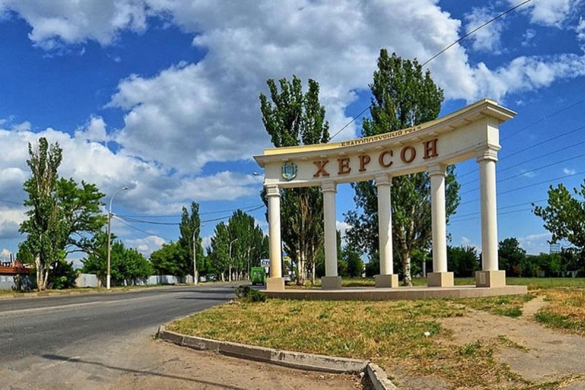 В Херсоне комендантский час продлится несколько дней: что запрещено В Херсоне комендантский час продлится несколько дней: что запрещено