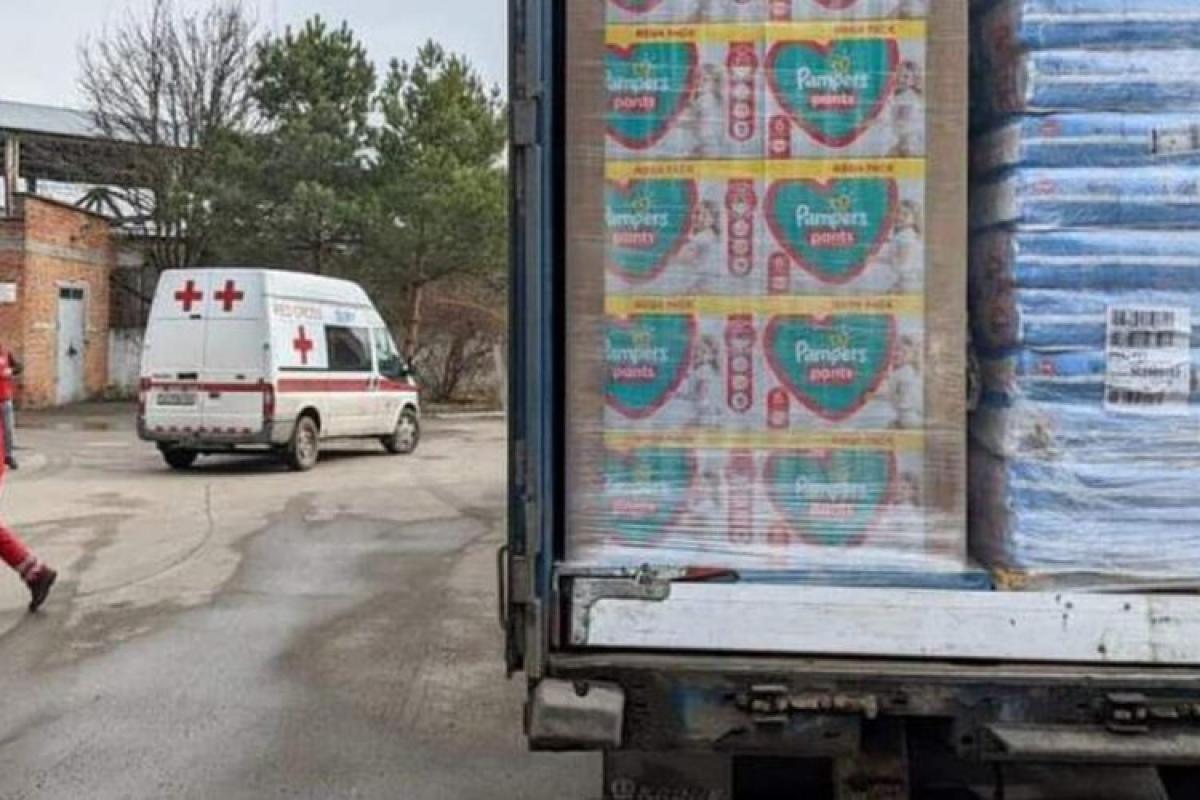 Щедрий "руський мир": жителі Сєвєродонецька радіють новим "подарункам" окупантів - відео Щедрий "руський мир": жителі Сєвєродонецька радіють новим "подарункам" окупантів - відео