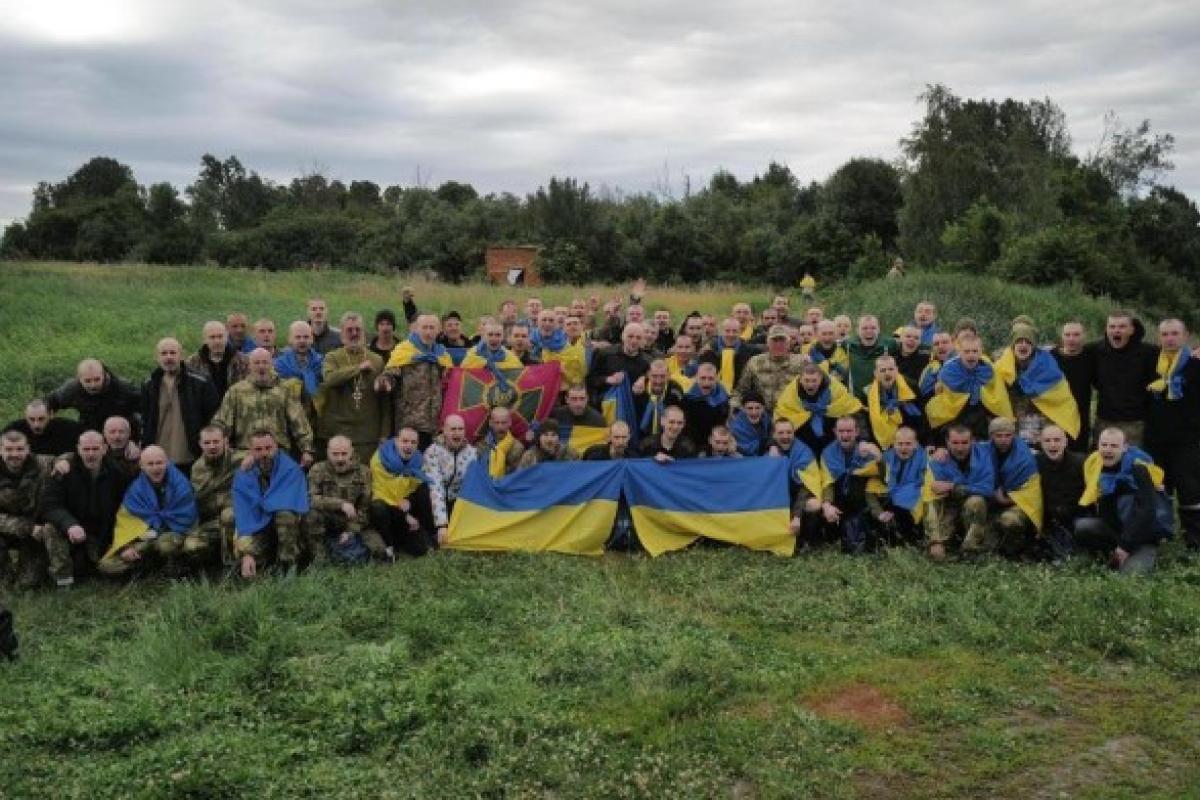 В Украину вернули 95 пленных - видео В Украину вернули 95 пленных - видео