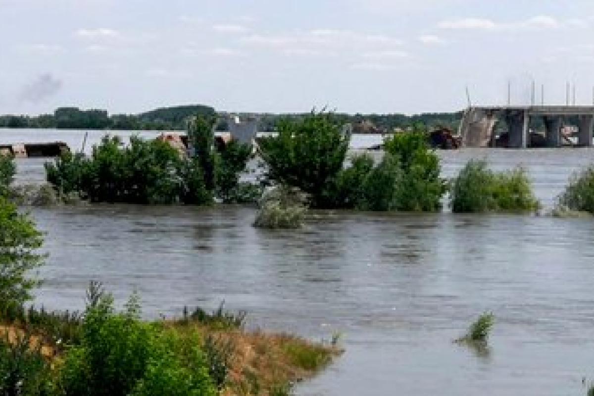 Оккупанты подорвали дамбу в Запорожской области