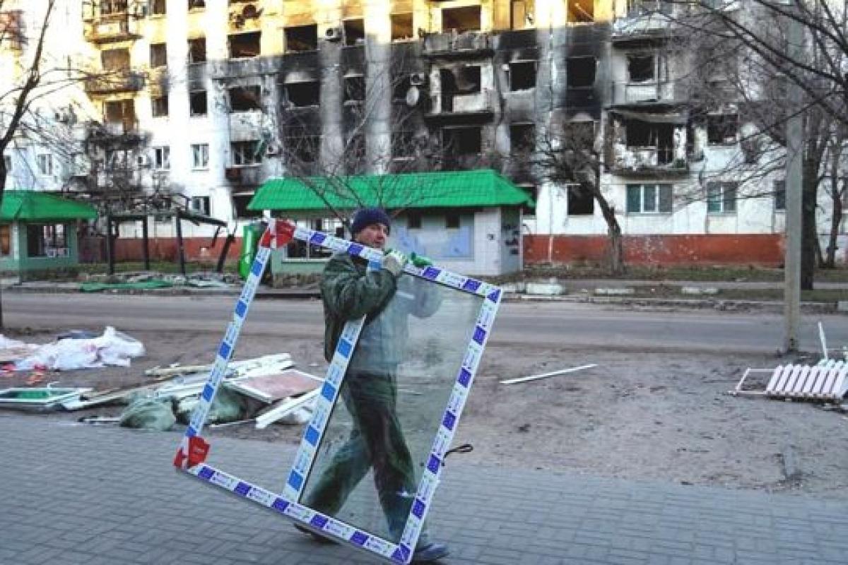 "Що побачив, то його": Що отримують будівельники в обмін на зарплату в Сєвєродонецьку