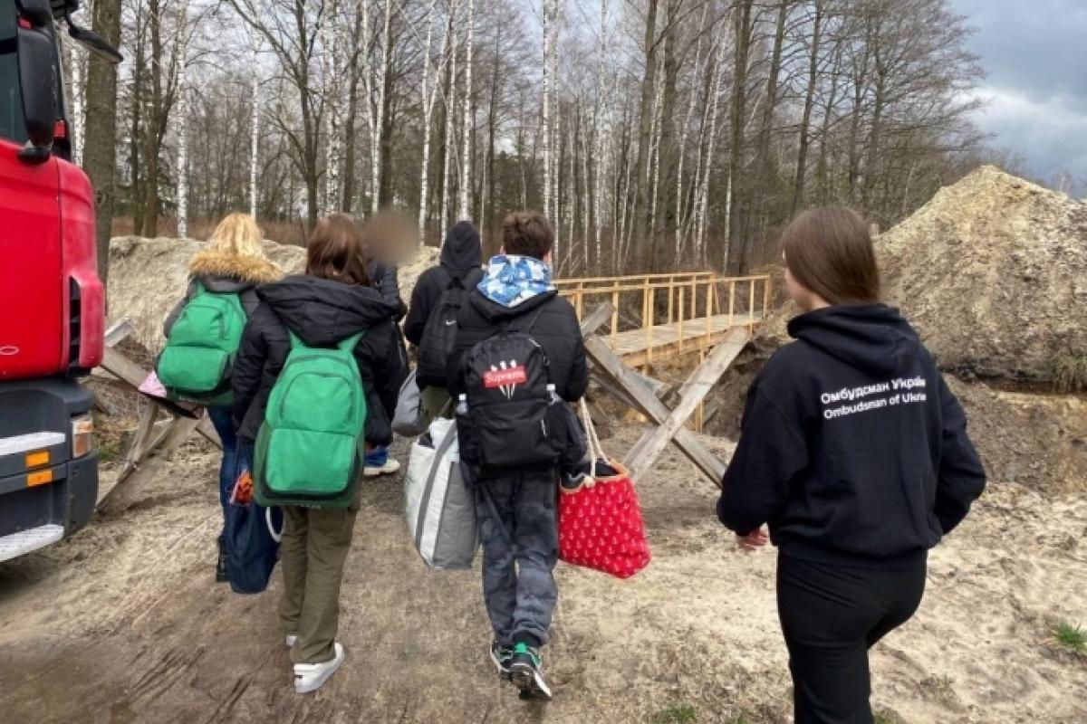 "Залишились одиниці": З Рубіжного вивезли майже всіх дітей - фото