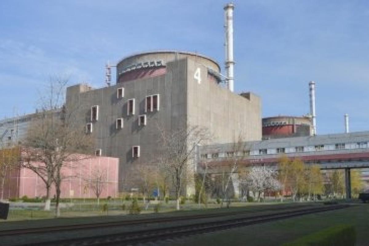 Оккупанты перевели один энергоблок ЗАЭС в состояние "горячая остановка": В Энергоатоме предупредили о возможных рисках