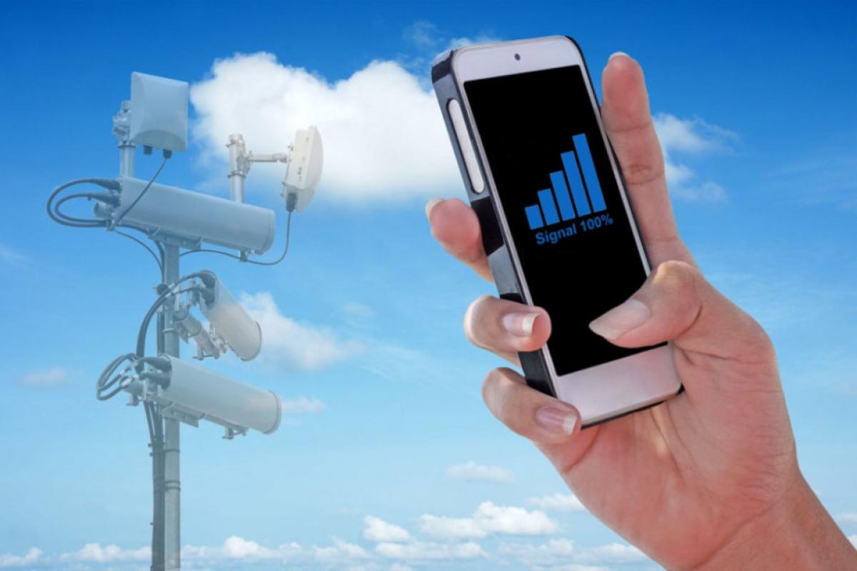 "Зв'язок в "ЛНР" є, але не в Сєвєродонецьку": Місцеві розповіли про можливість кудись зателефонувати на Луганщині