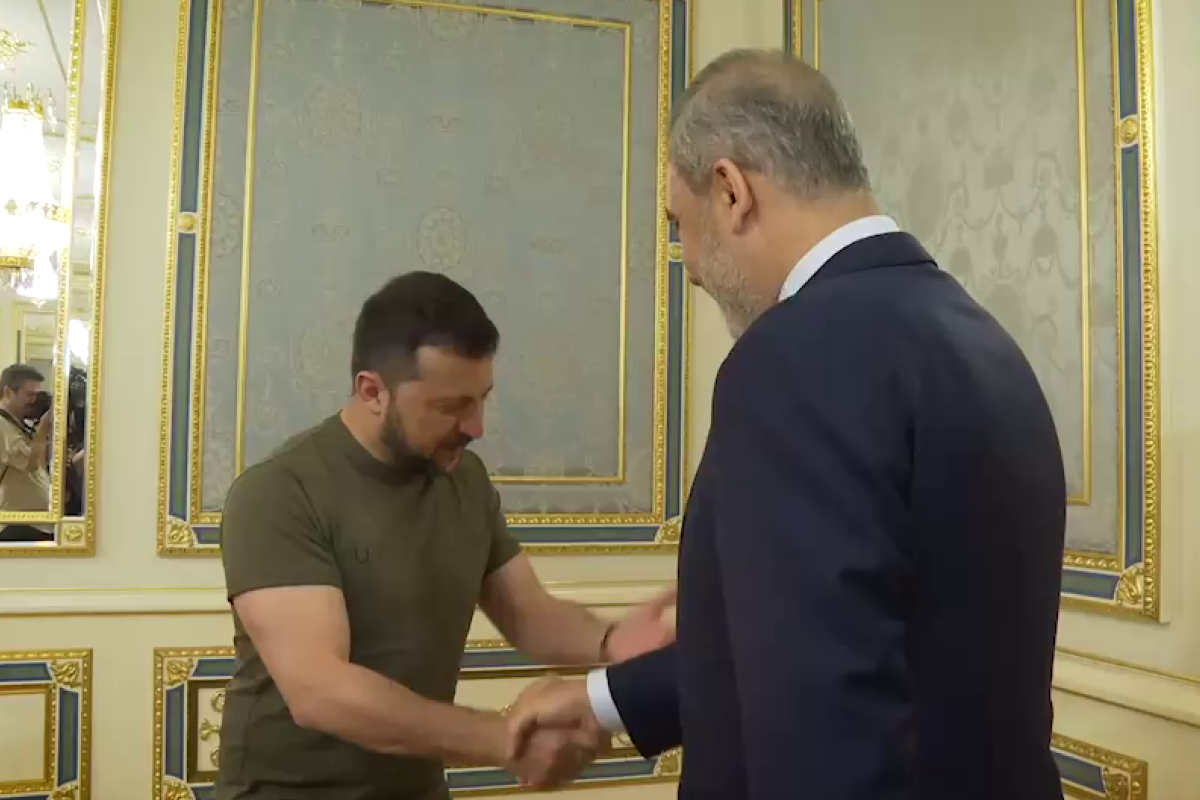 Зеленский встретился с главой МИД Турции: детали разговора Зеленский встретился с главой МИД Турции: детали разговора