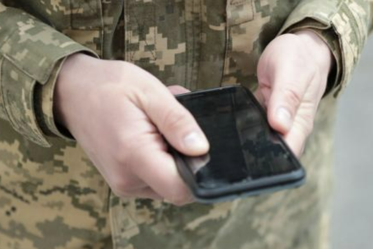 "Профилактика экстремизма" в Херсонской области: для чего оккупанты проверяют телефоны студентов "Профилактика экстремизма" в Херсонской области: для чего оккупанты проверяют телефоны студентов