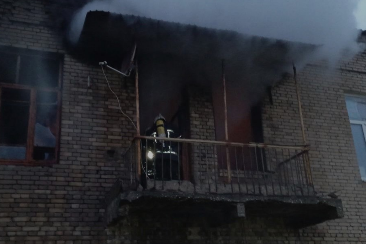 В Лисичанске загорелось еще одно здание: подробности - фото