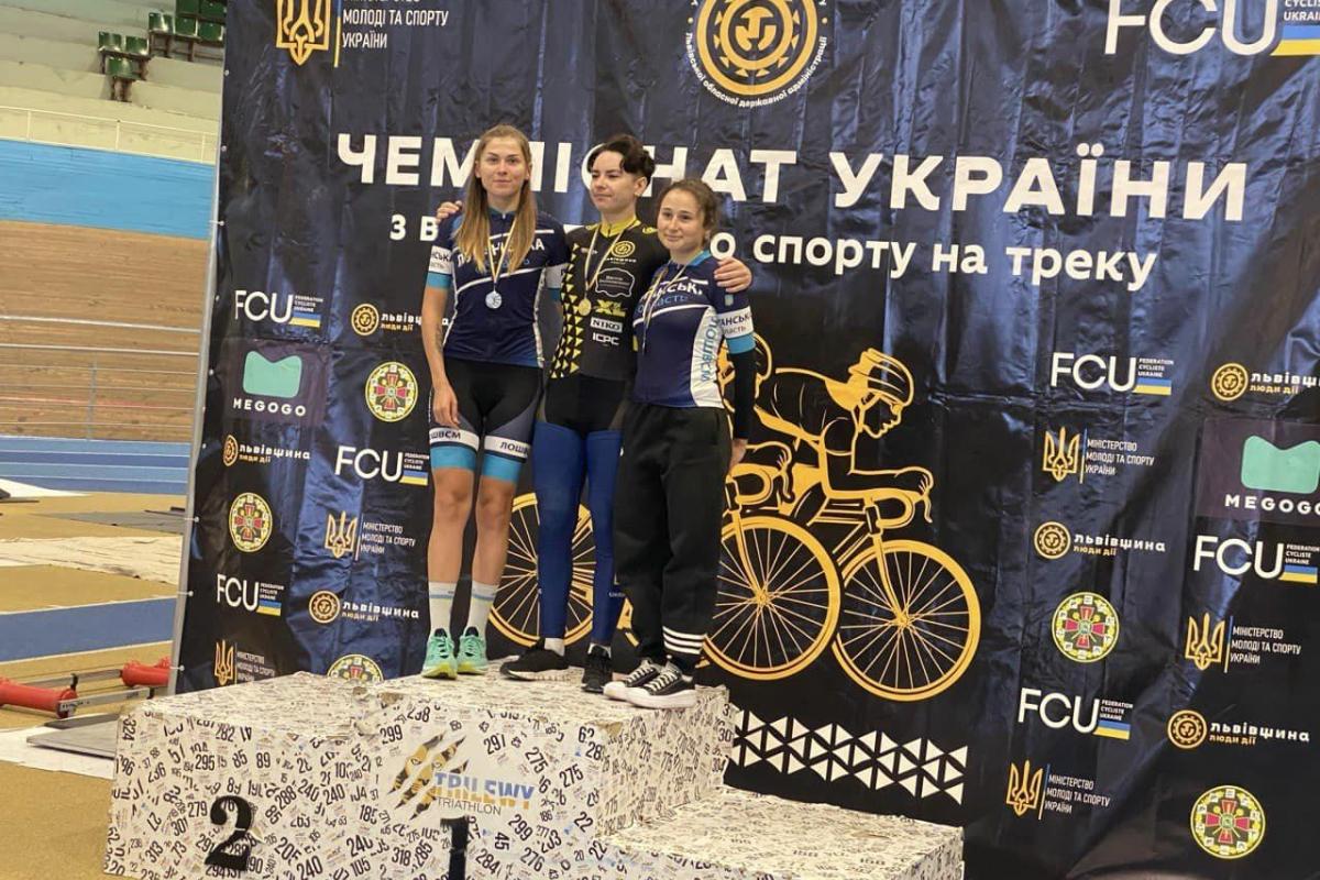 Золотой маршрут к победе: луганские велогонщицы покорили чемпионат Украины Золотой маршрут к победе: луганские велогонщицы покорили чемпионат Украины