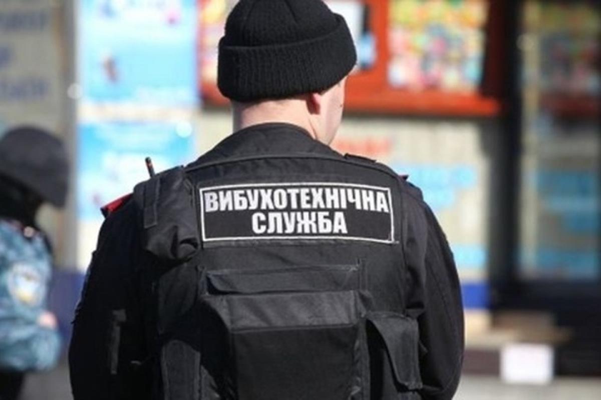 Вражеский дрон во дворе: как специалисты спасли мирных жителей от взрыва Вражеский дрон во дворе: как специалисты спасли мирных жителей от взрыва