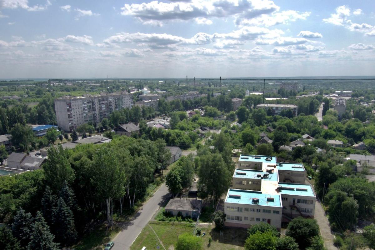 Руины без надежды: новые кадры из города в Луганской области, который откинули от восстановления Руины без надежды: новые кадры из города в Луганской области, который откинули от восстановления