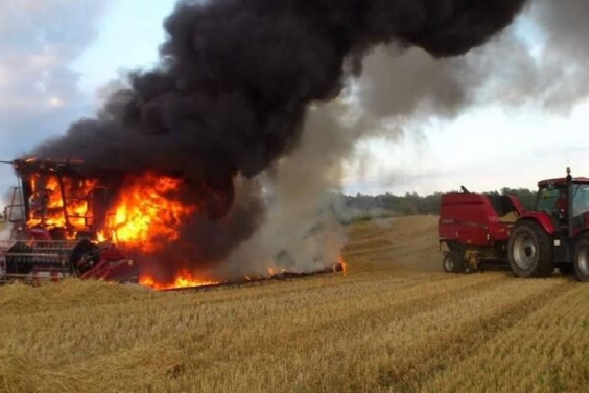 БПЛА завдав значного удару в полі по техніці ворога в Сватівському районі БПЛА завдав значного удару в полі по техніці ворога в Сватівському районі