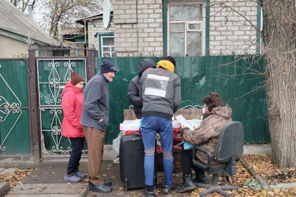 В окулярах, але без майбутнього: як окупанти "піклуються" про Попасну - фото В окулярах, але без майбутнього: як окупанти "піклуються" про Попасну - фото