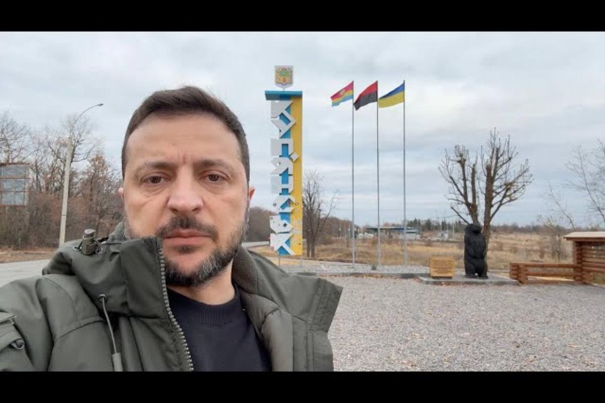 Неожиданный визит в Купянск: президент поздравил сержантов в самых горячих точках Неожиданный визит в Купянск: президент поздравил сержантов в самых горячих точках