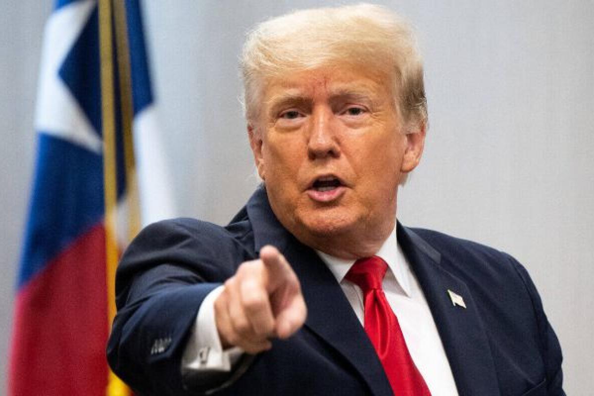 Трамп призвал к переговорам и прекращению войны: "Зеленский готов заключить соглашение"