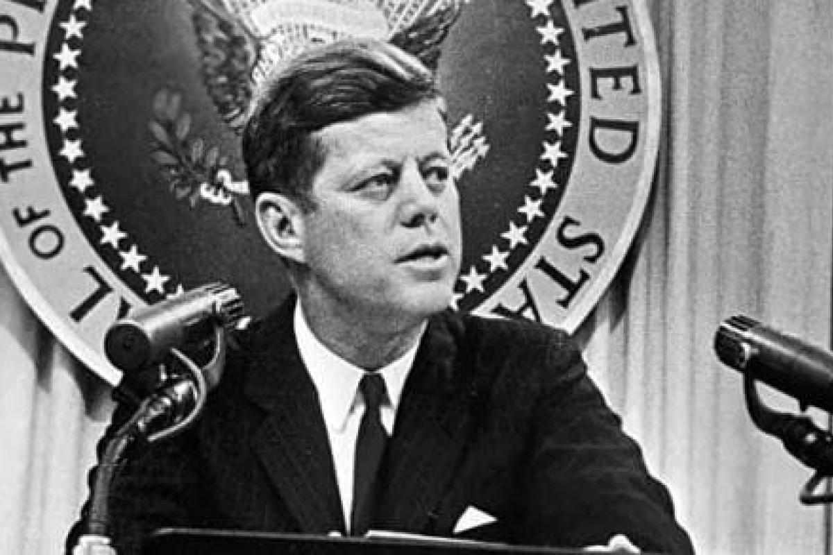 Трамп розсекретив архіви про вбивство Кеннеді: опубліковано 80 тисяч сторінок