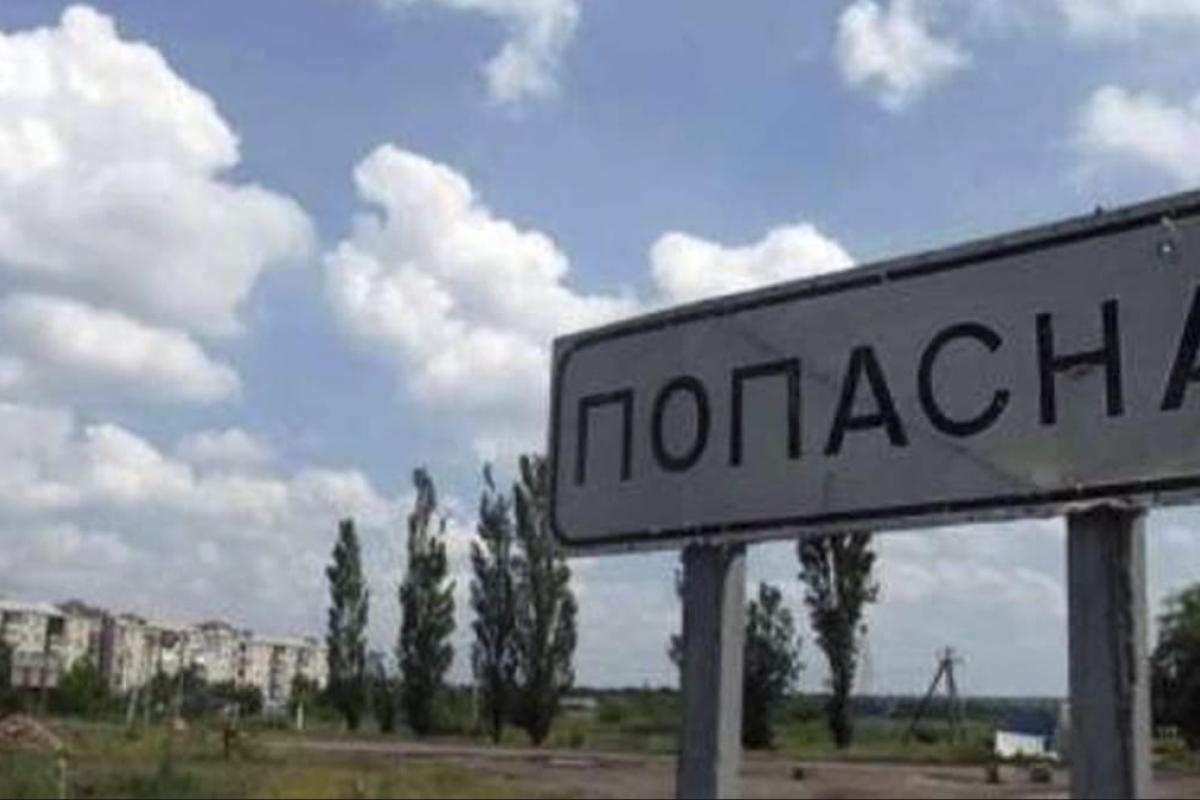 ове відео з окупованої Попасної: постапокаліптичні руїни, жахливі умови життя 260 мешканців, тіла загиблих з 2022 року. Забута трагедія.