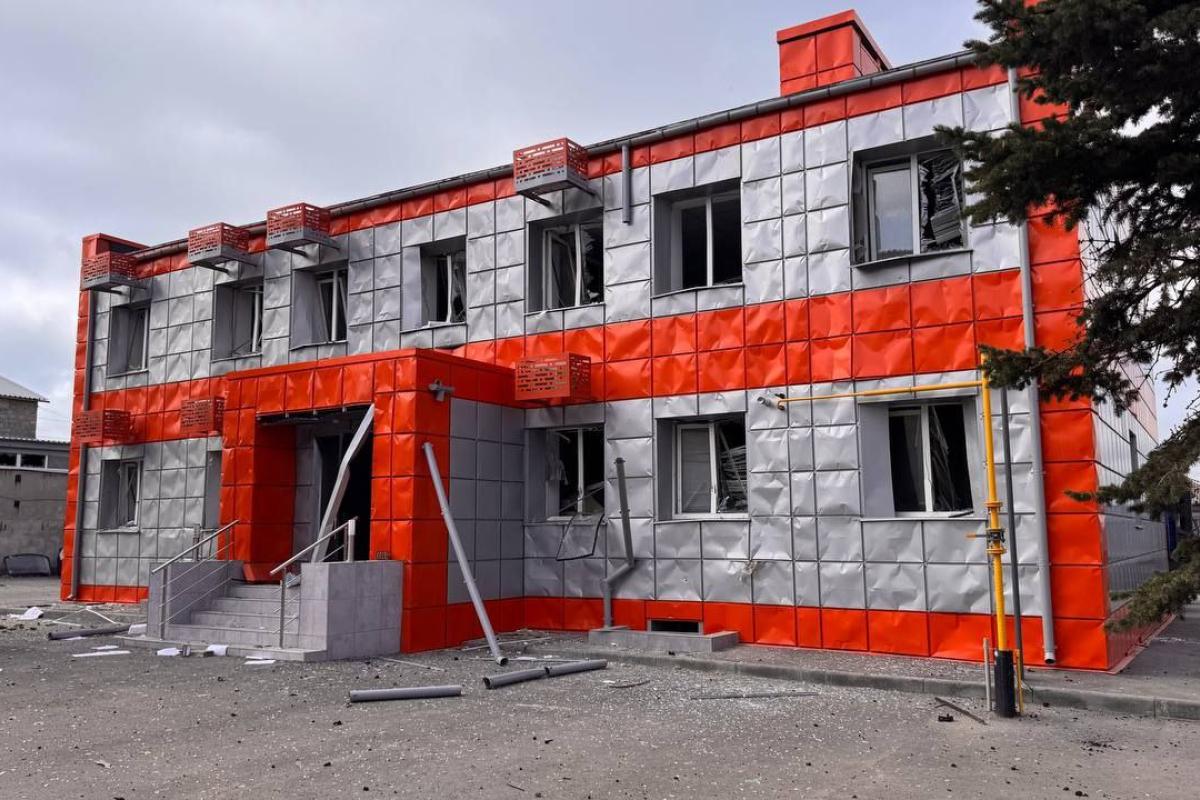 Серія вибухів у окупованому Луганську: атаковано асфальто-бетонний завод, є загиблі серед “рятувальників”