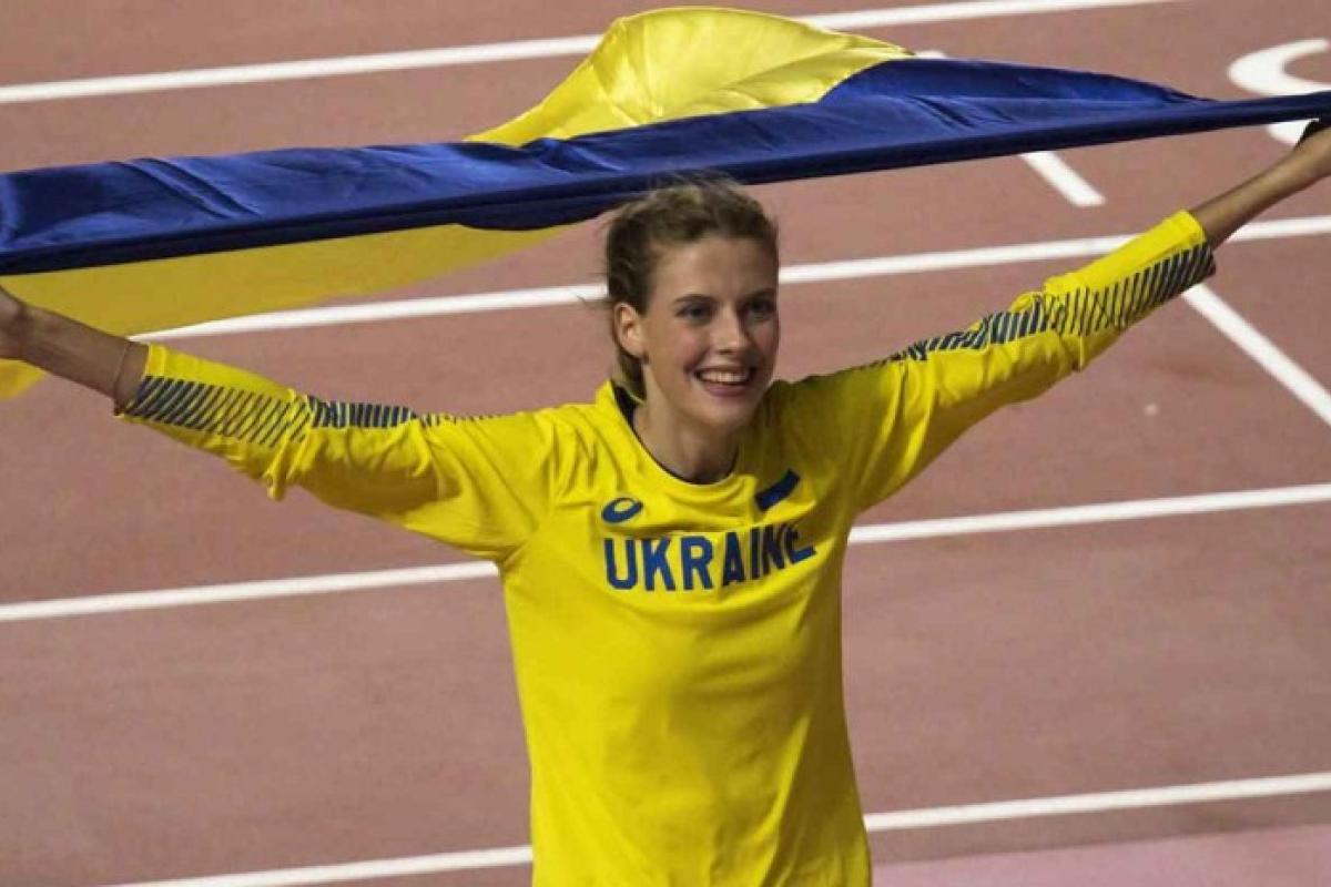 Золото з першого стрибка: Ярослава Магучіх підкорила Токіо