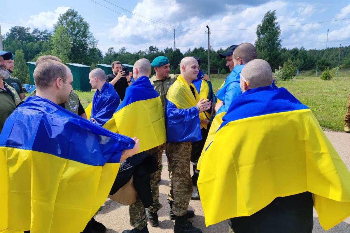 Новий обмін — нова надія: звільнено молодих воїнів ЗСУ і оборонців Маріуполя