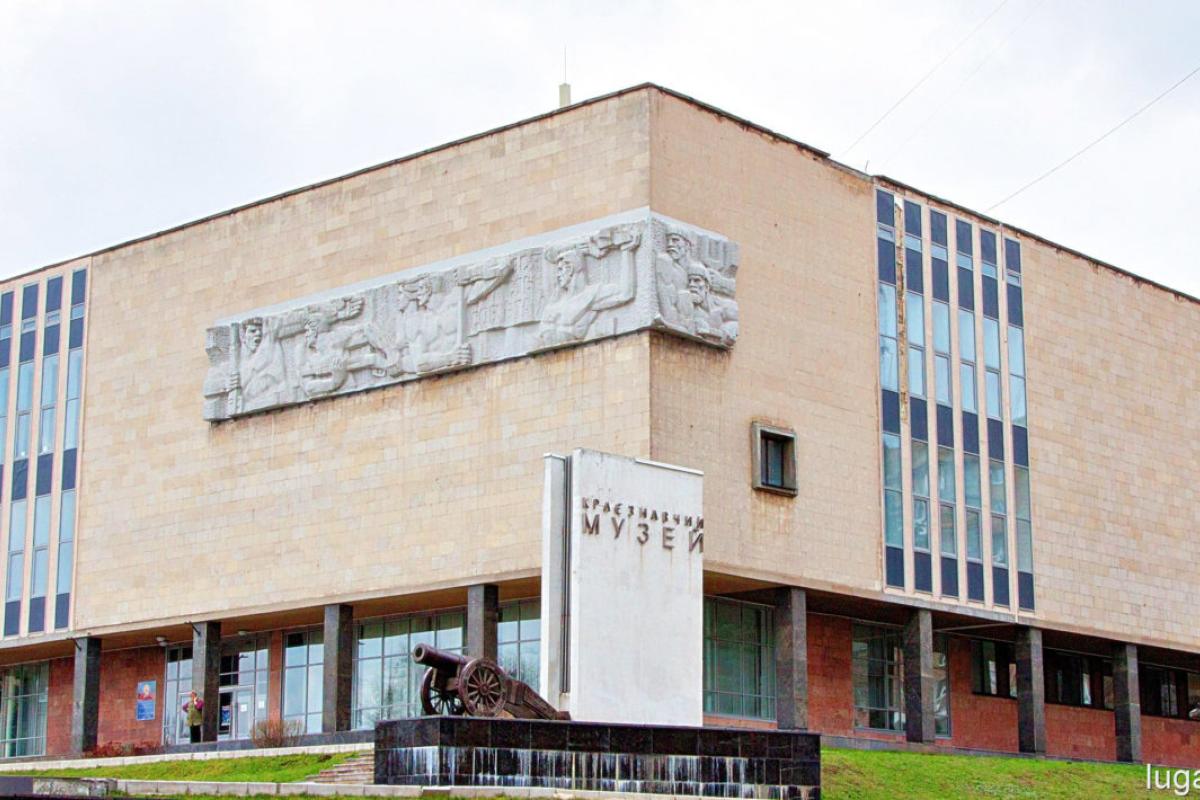 "Вибух у Луганську під час відкриття виставки: є загиблі та поранені"