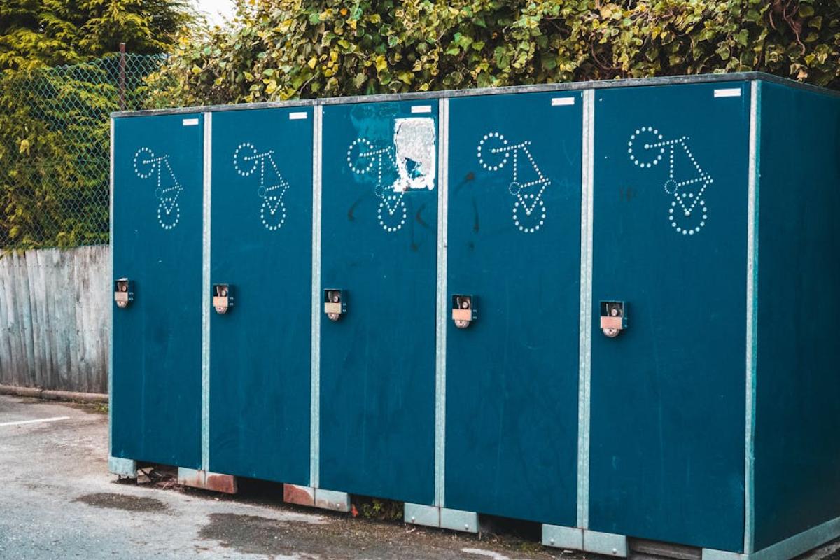 https://vchaspik.ua/ua/regiony/589149-voda-po-pasportu-elity-meshkanci-donecka-bilshe-misyacya-vyzhyvayut-vsuhu