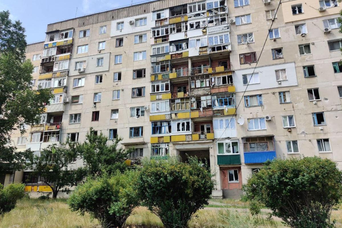 “Де опалення, вода та зарплати?” — мешканці спростовують заяви Пасічника про відбудову