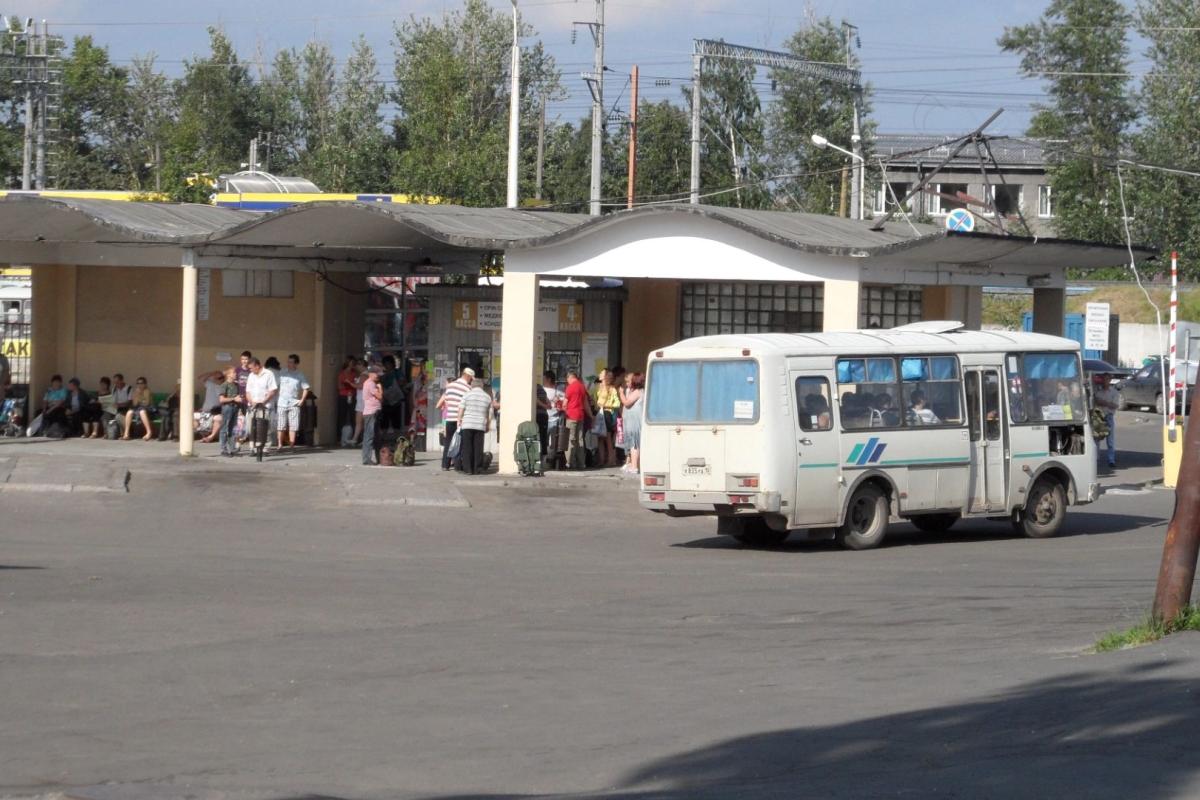 Паливна криза вдарила по окупованому Донецьку: скорочення автобусних рейсів і дефіцит водіїв