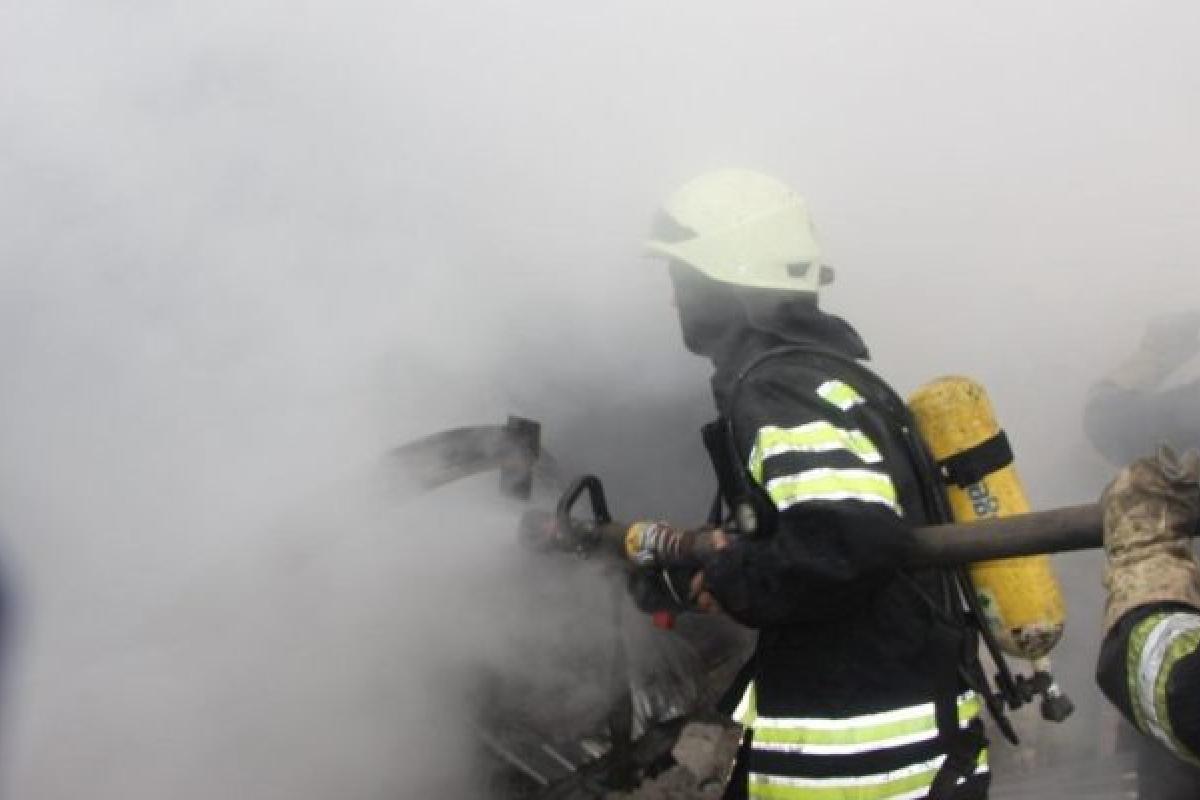 Атака дронів на Ніжин: влучання по підприємствах і масштабні пожежі