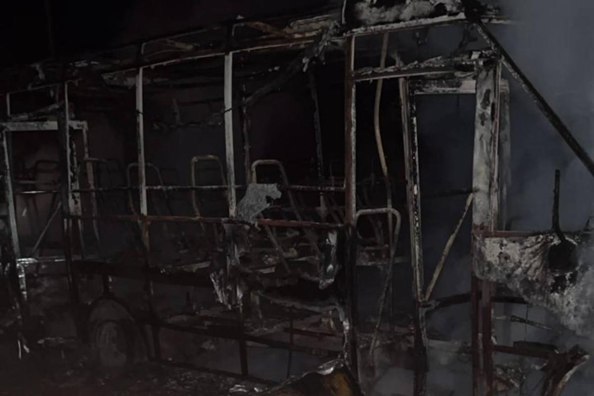 На Сумщині російський безпілотник влучив у пасажирський мікроавтобус: 